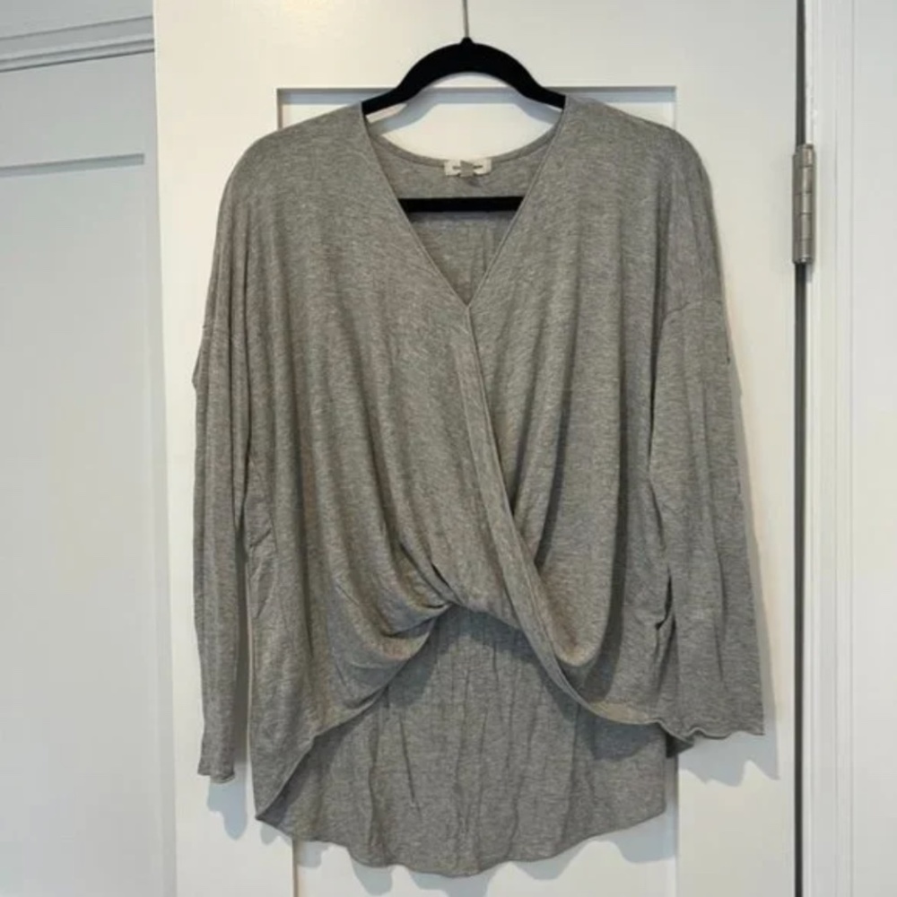 Gray V-Neck Urban Outfitters Silence & Noise Stretch Wrap Top [Small] - Picture 3 of 5